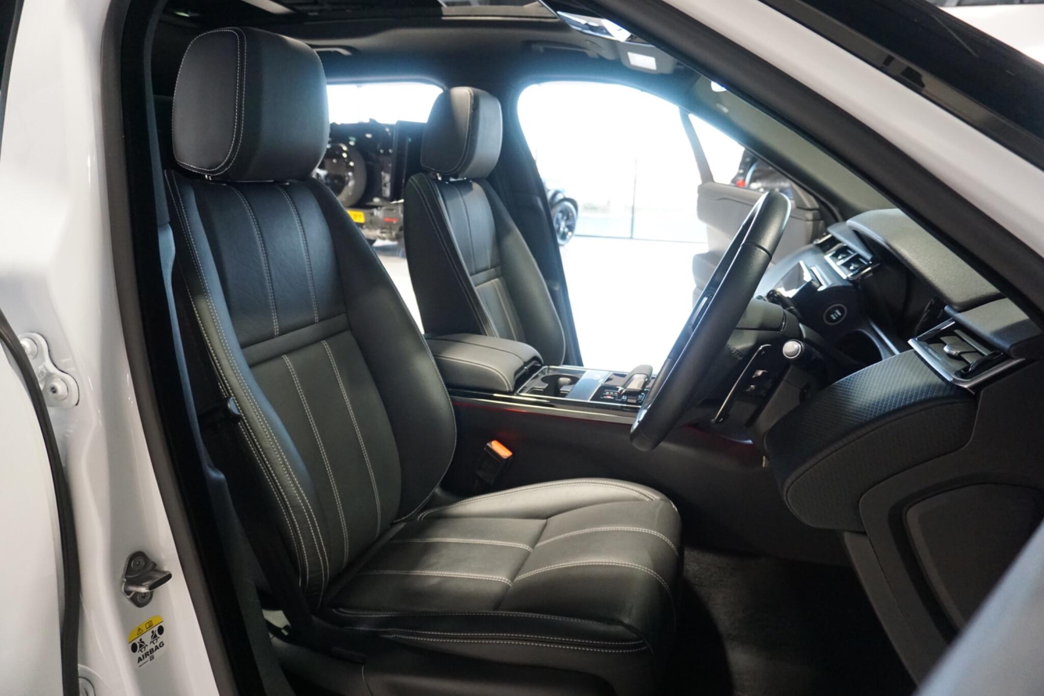 Land Rover Range Rover Velar 3.0 D300 MHEV R-Dynamic SE SUV 5dr Diesel Auto 4WD Euro 6 (s/s) (300 ps)